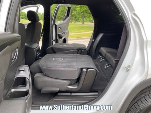 Used 2023 Chevrolet Traverse LT FWD image 39