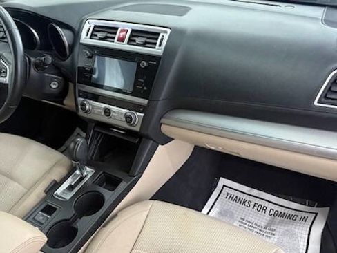 Used 2016 Subaru Outback 2.5i Premium image 17