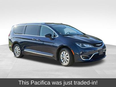 Used 2018 Chrysler Pacifica Touring-L