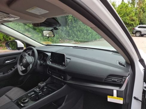 New 2026 Nissan Rogue SV AWD/4WD image 10
