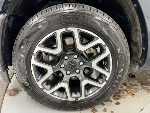 Used 2025 RAM 1500 Laramie AWD/4WD image 27