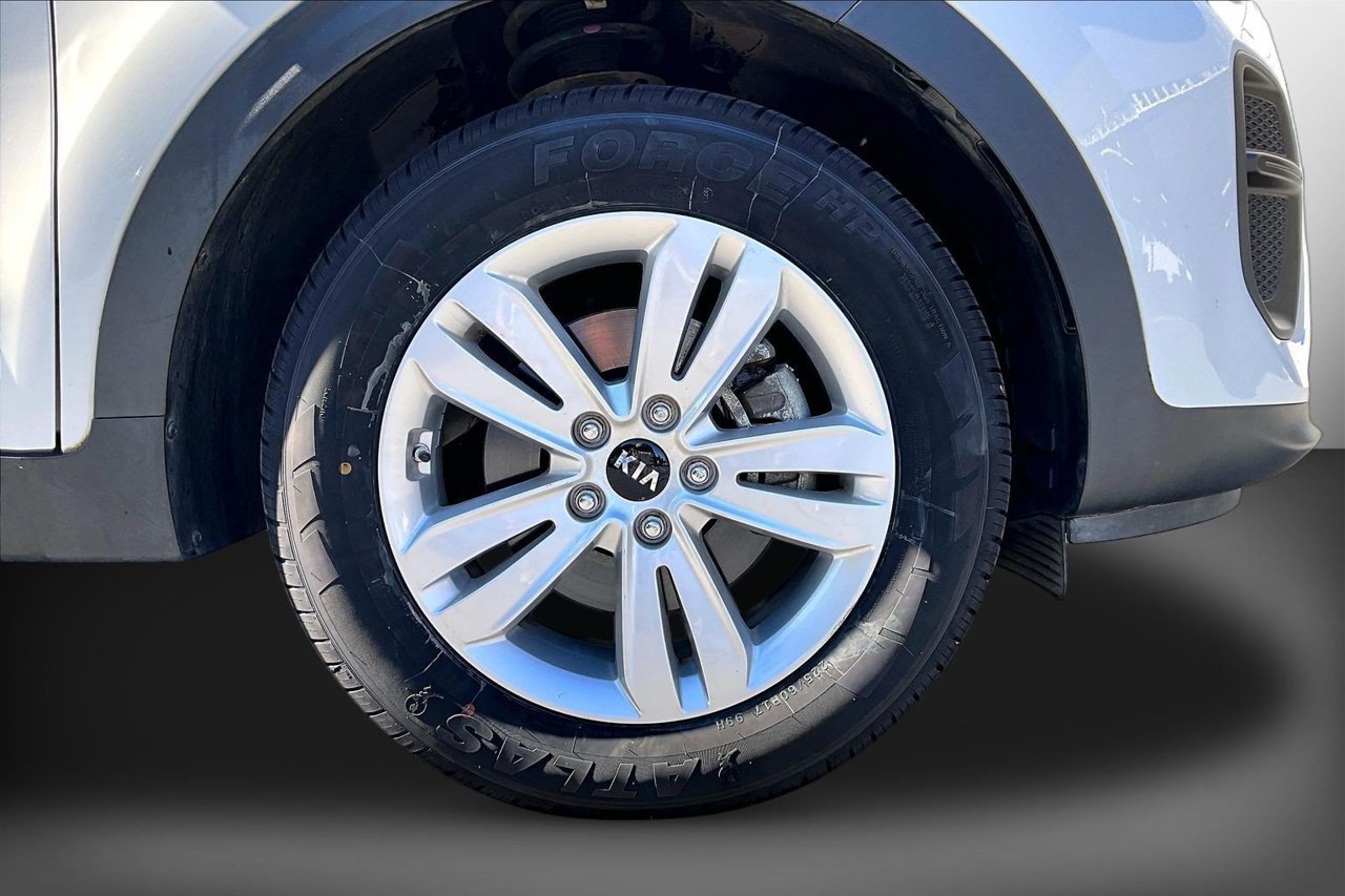 Used 2017 Kia Sportage LX w/ LX Popular Package FWD image 32