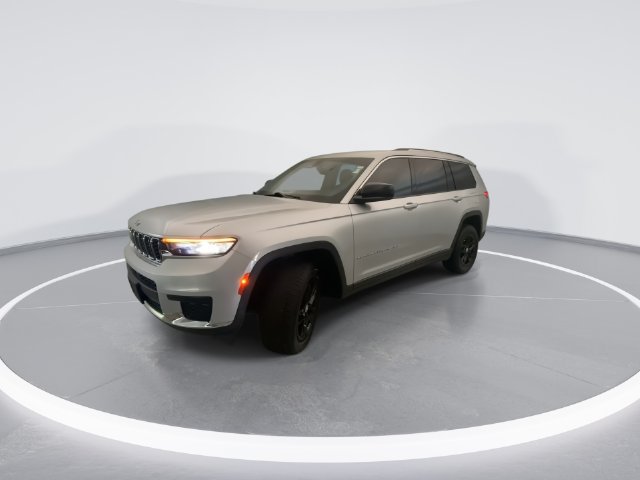 Used 2021 Jeep Grand Cherokee L Laredo w/ Luxury Tech Group I AWD/4WD image 8