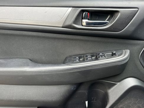Used 2015 Subaru Outback 2.5i Premium image 11