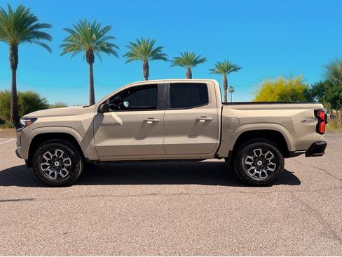 Used 2023 Chevrolet Colorado Z71 w/ Z71 Convenience Package 2 AWD/4WD image 2