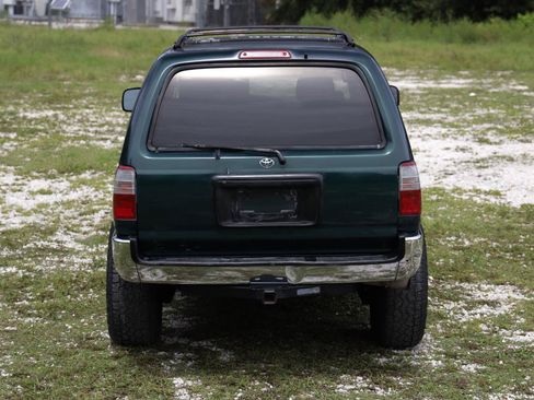Used 2000 Toyota 4Runner SR5 w/ Upgrade Value Pkg 2 RWD image 9