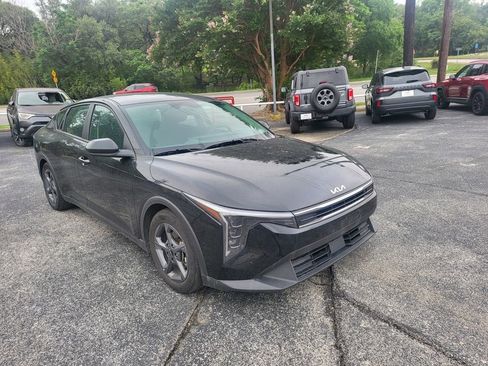 Used 2025 Kia K4 LXS FWD image 7