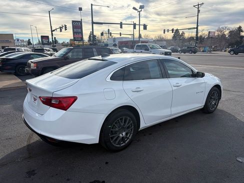 Used 2018 Chevrolet Malibu LS FWD image 3