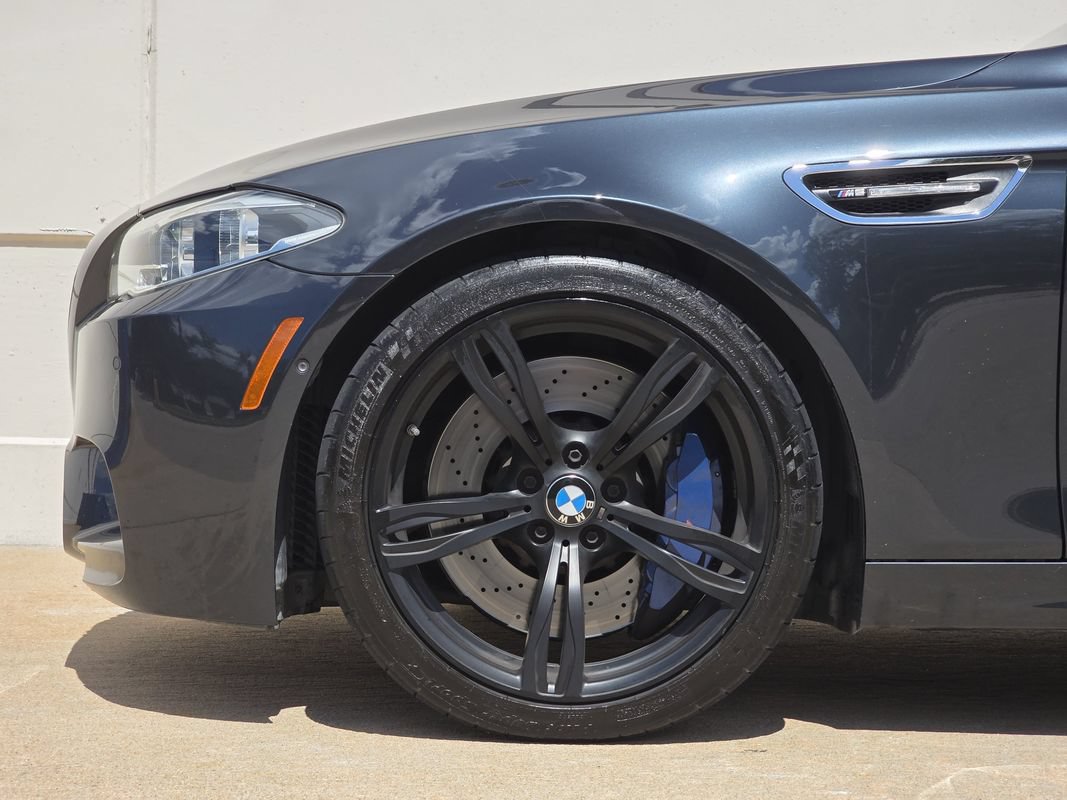 Used 2015 BMW M5 RWD image 41