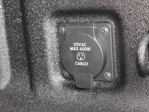 New 2024 Jeep Gladiator Sport image 28