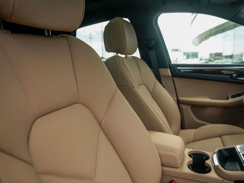 New 2026 Porsche Macan image 33