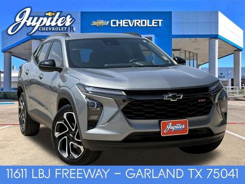 Certified 2024 Chevrolet Trax RS w/ Sunroof Package FWD image 1