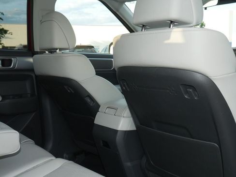 Used 2025 Hyundai Santa Fe SEL AWD/4WD image 30