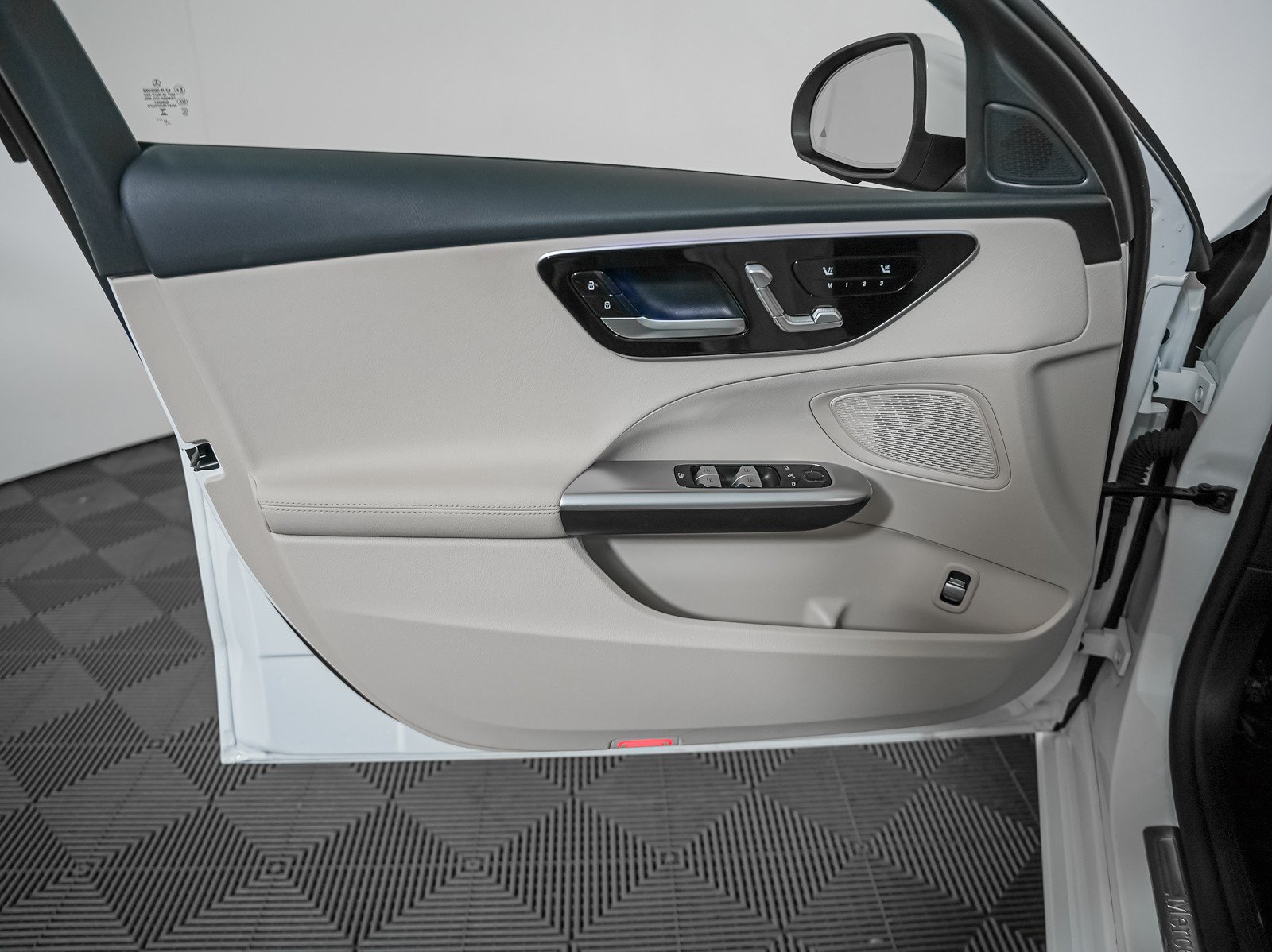 Used 2024 Mercedes-Benz C 300 Sedan image 22
