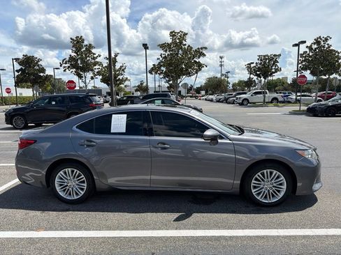 Used 2015 Lexus ES 350 w/ Luxury Package FWD image 2