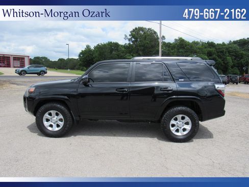 Used 2023 Toyota 4Runner SR5 AWD/4WD image 7