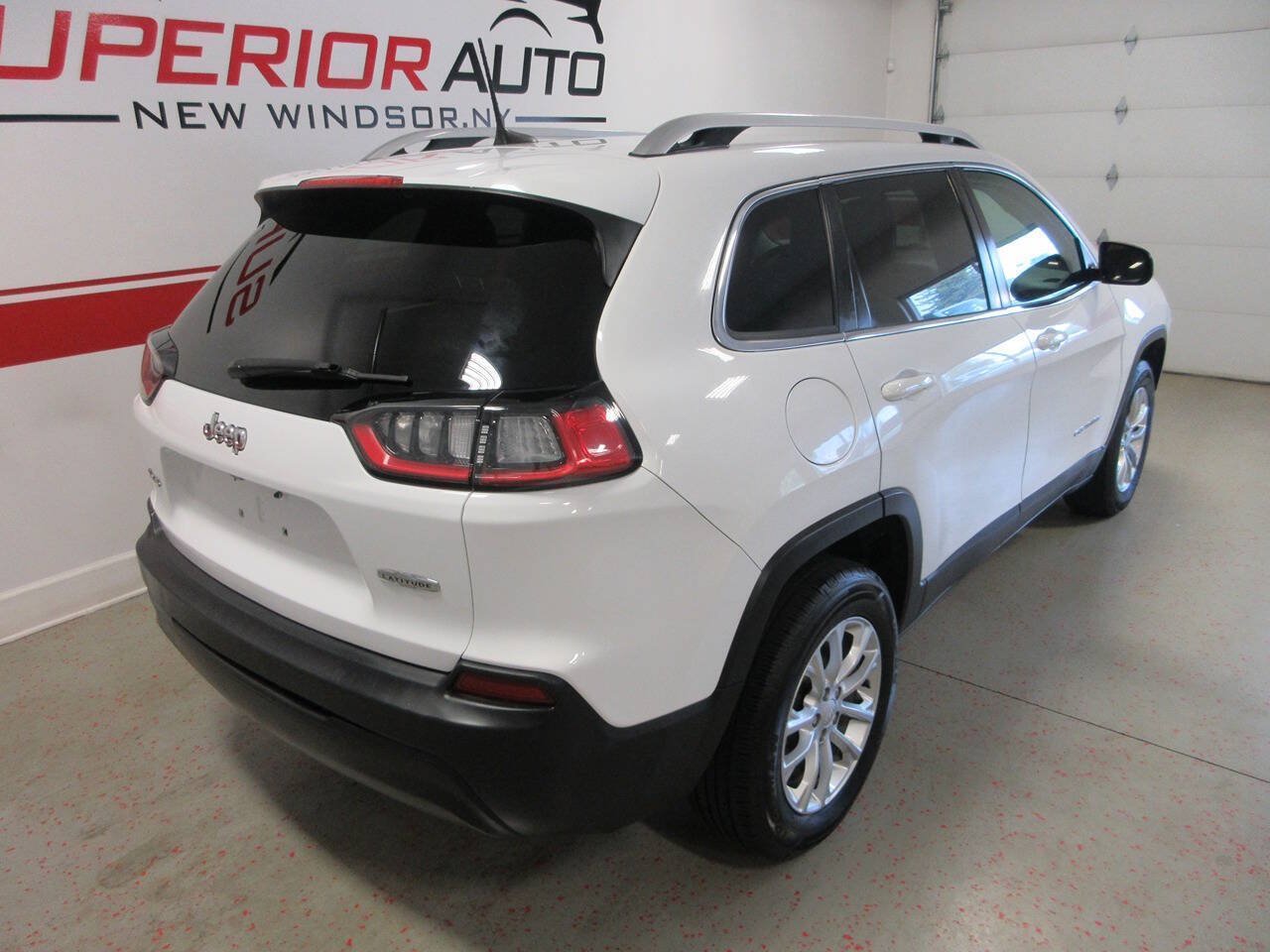 Used 2019 Jeep Cherokee Latitude w/ Cold Weather Group AWD/4WD image 14