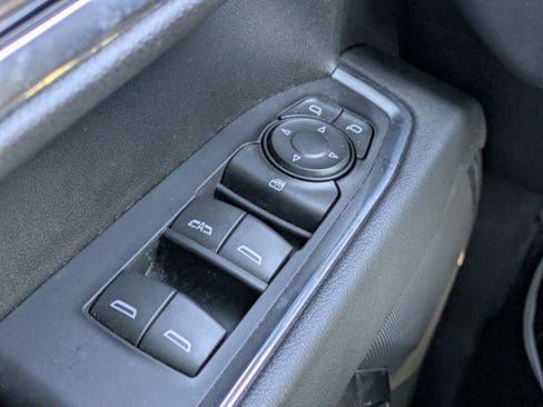 Used 2022 Chevrolet Silverado 1500 LT RWD image 23