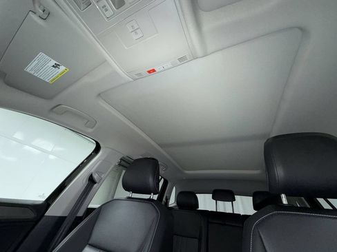 Used 2024 Volkswagen Tiguan SE w/ Panoramic Sunroof Package AWD/4WD image 24