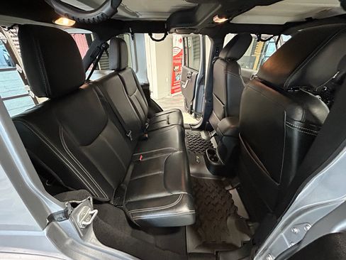 Used 2013 Jeep Wrangler Unlimited Sahara w/ Connectivity Group AWD/4WD image 38