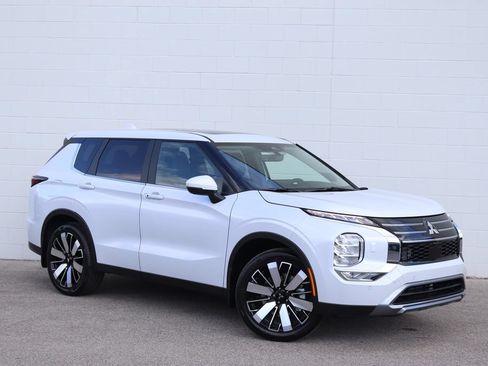 New 2026 Mitsubishi Outlander SE AWD/4WD image 1