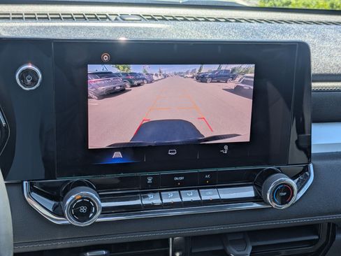 Used 2023 Chevrolet Colorado LT AWD/4WD image 25