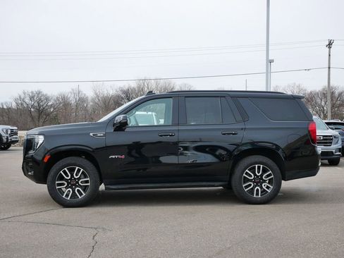 Used 2024 GMC Yukon AT4 AWD/4WD image 6