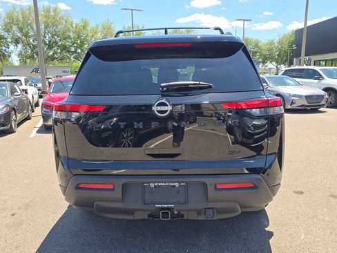 Used 2022 Nissan Pathfinder SV w/ SV Premium Package FWD image 7