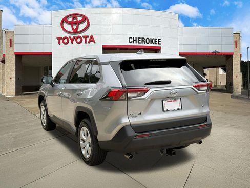 Used 2025 Toyota RAV4 LE FWD image 7