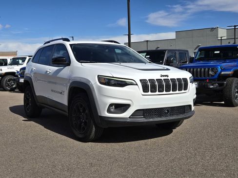 Used 2022 Jeep Cherokee Latitude image 2