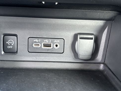 Used 2025 Nissan Sentra SV FWD image 21