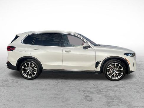 Used 2024 BMW X5 xDrive40i w/ Premium Package image 5