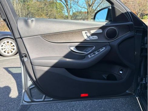 Used 2019 Mercedes-Benz C 300 Sedan w/ Premium Package image 7