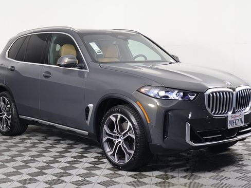 Certified 2026 BMW X5 sDrive40i w/ Climate Comfort Package RWD image 3