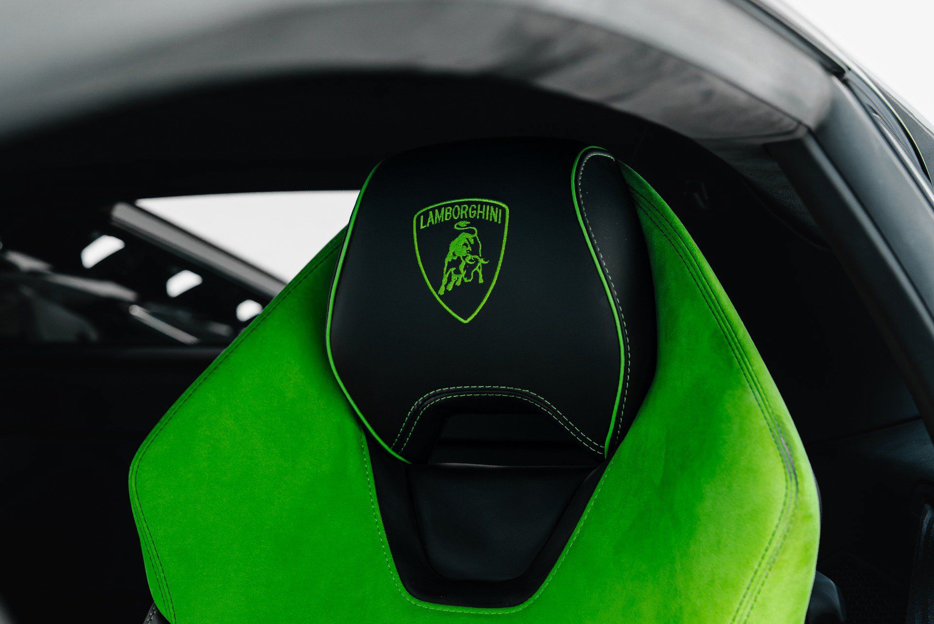Used 2021 Lamborghini Huracan EVO RWD image 50