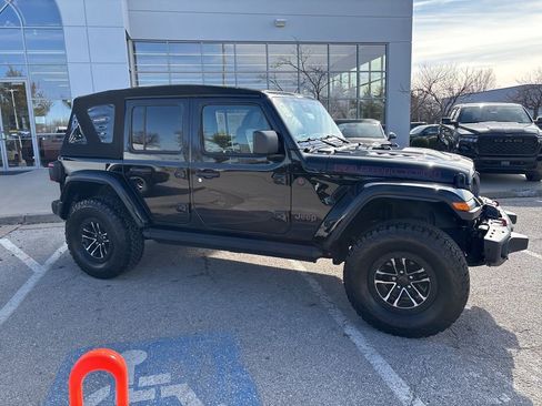 Used 2024 Jeep Wrangler Unlimited Rubicon AWD/4WD image 38