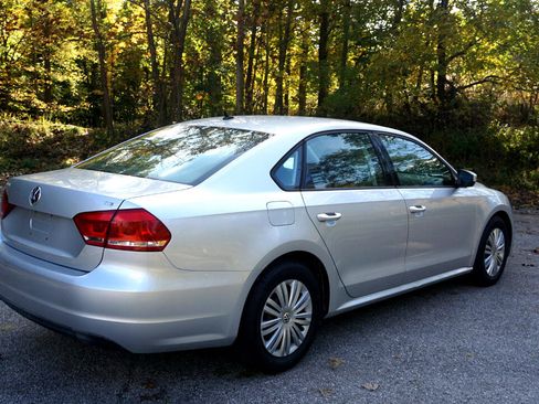 Used 2014 Volkswagen Passat 1.8T S image 5