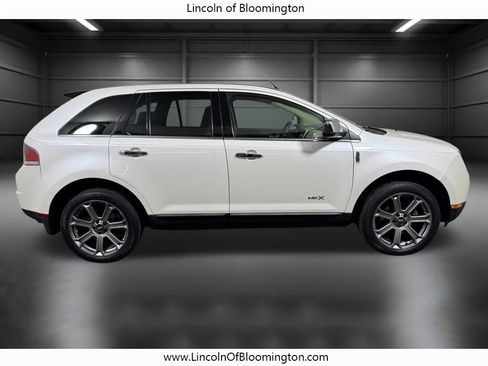 Used 2010 Lincoln MKX AWD image 7