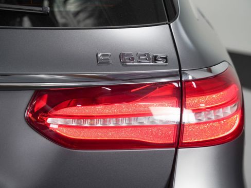 Used 2020 Mercedes-Benz E 63 AMG S image 22