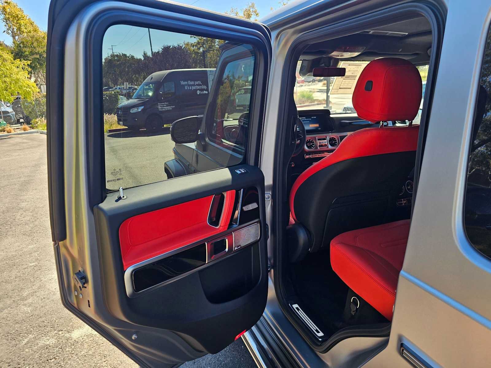 New 2027 Mercedes-Benz G 580 e image 15