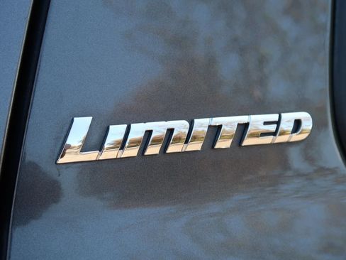 Used 2013 Toyota Sequoia Limited AWD/4WD image 8