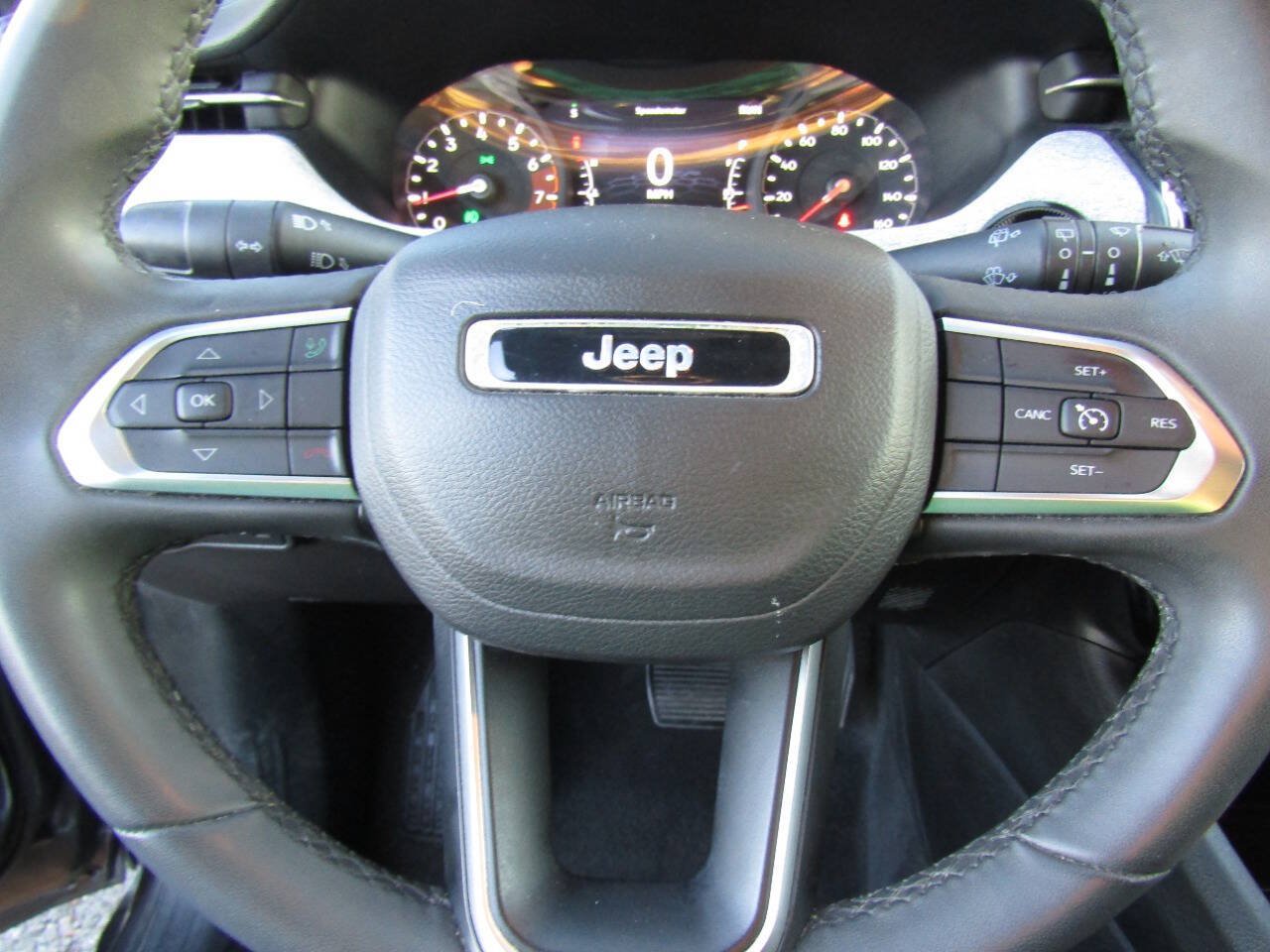 Used 2024 Jeep Compass Latitude AWD/4WD image 14