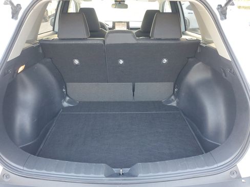 Used 2022 Toyota Corolla Cross LE image 9