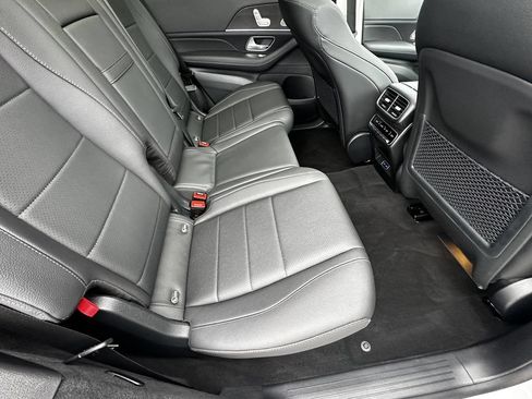 Certified 2026 Mercedes-Benz GLS 450 4MATIC image 18