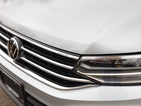 Used 2022 Volkswagen Tiguan SE image 10