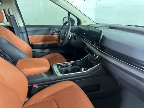 New 2026 Kia Carnival EX image 14