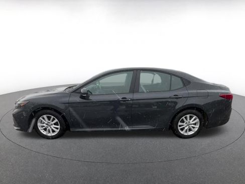 Used 2025 Toyota Camry LE image 9