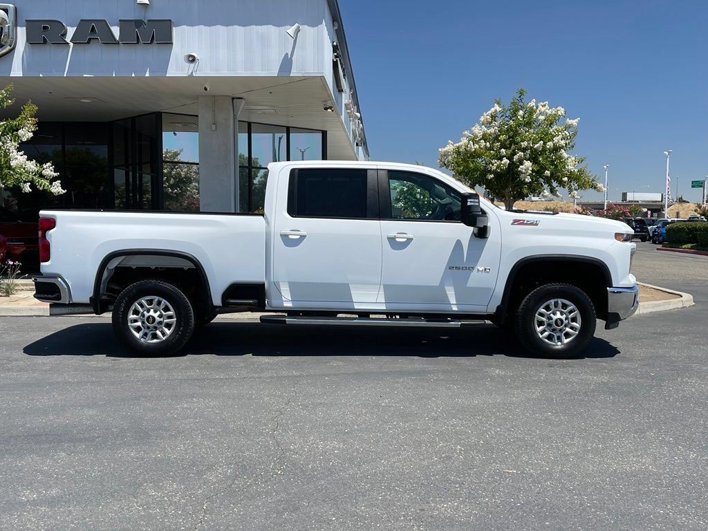 Used 2024 Chevrolet Silverado 2500 LT w/ All Star Edition AWD/4WD image 3
