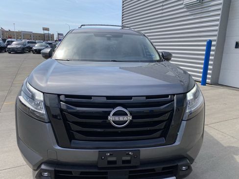 Used 2022 Nissan Pathfinder SL w/ SL Black Package image 14