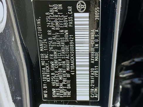 Used 2025 Toyota Camry LE image 12